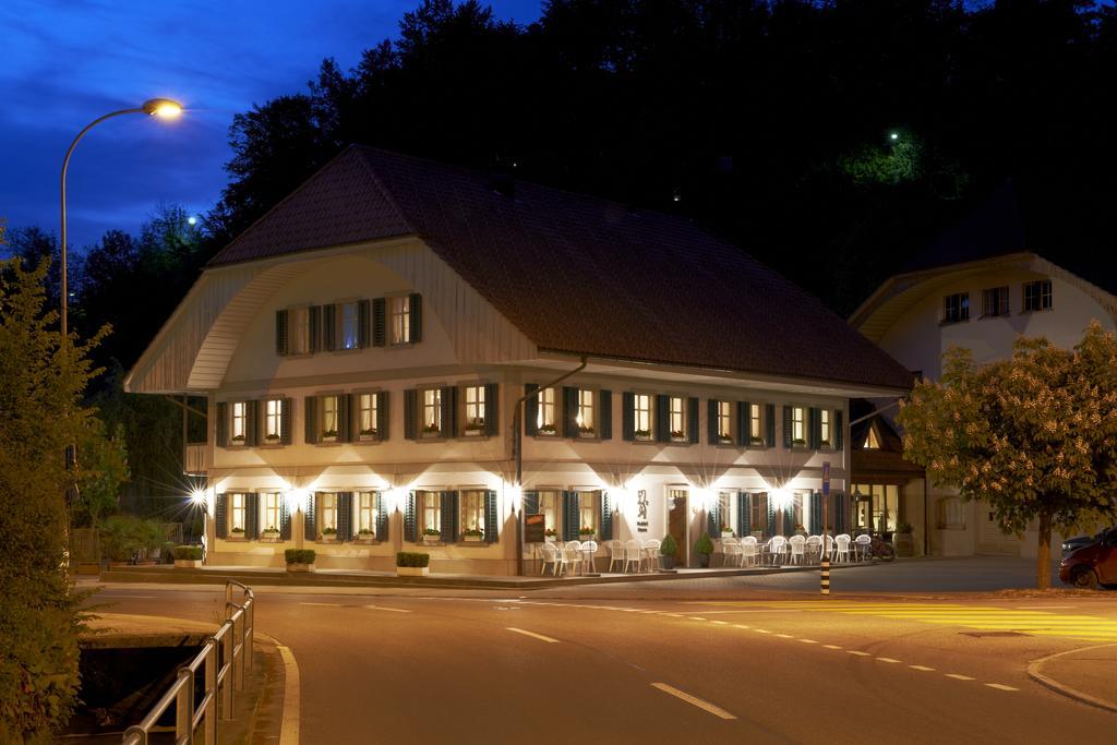 Hotel Gasthof Löwen Melchnau Exterior foto